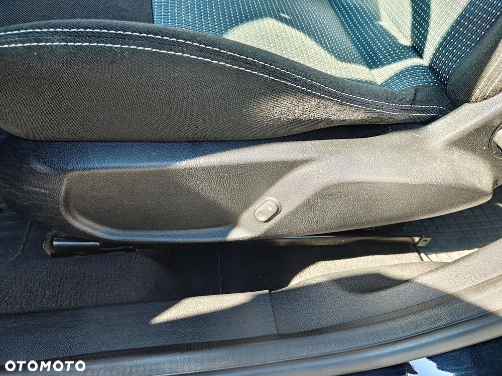 Ford Mondeo 2.0 Trend - 24
