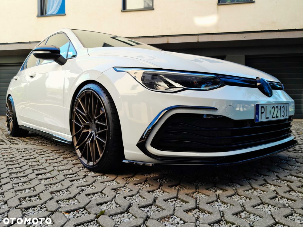 Volkswagen Golf - 1