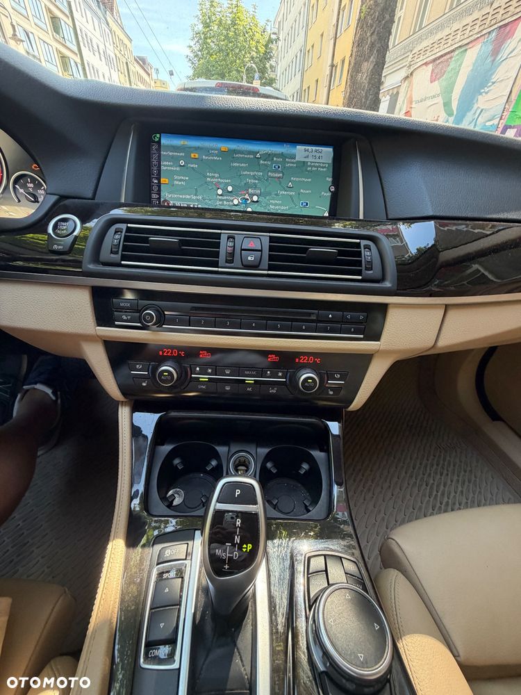 BMW Seria 5 530d xDrive Luxury Line - 15