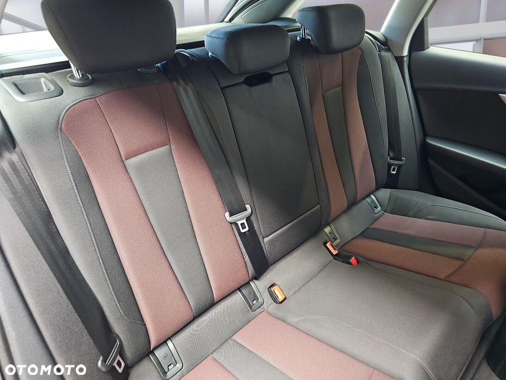 Audi A4 Avant 40 TFSI mHEV Quattro S tronic - 10