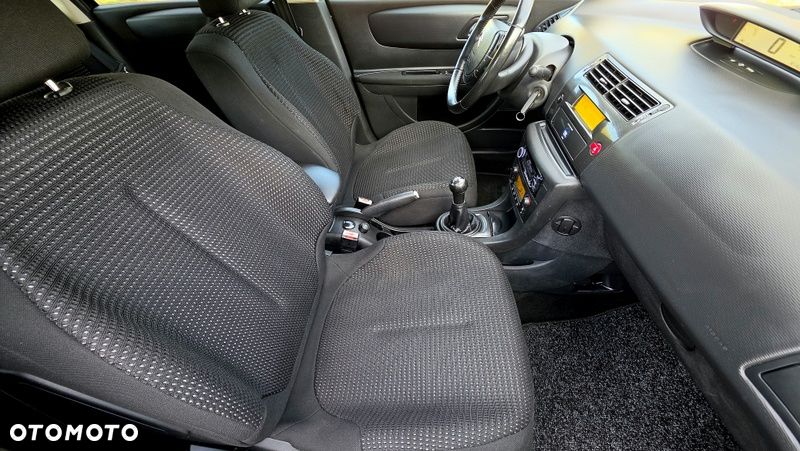 Citroën C4 VTi 120 Style - 23