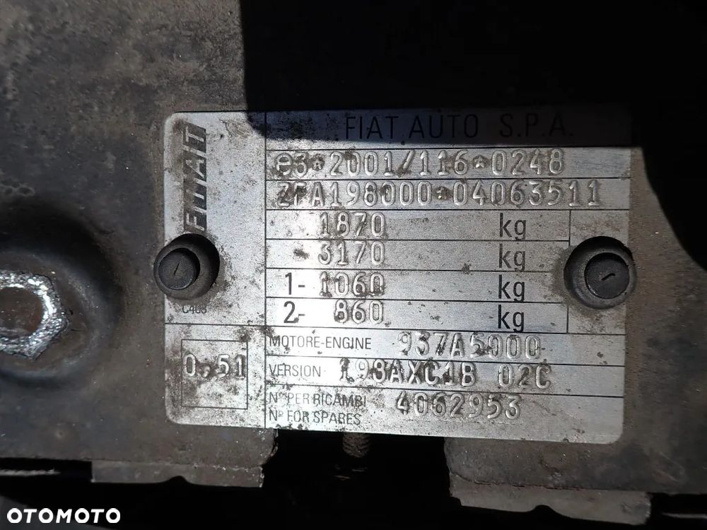 CZĘŚCI - Fiat Bravo II 1,9JTD M-JET 150KM 937A5000 6B 5D LAKIER 284/A 2007r. INDEX - 9405 - 6