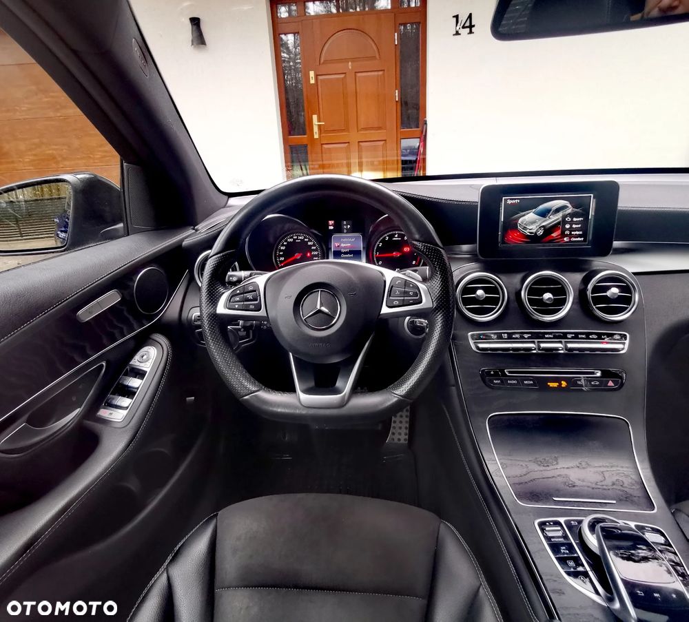 Mercedes-Benz GLC 250 4Matic 9G-TRONIC AMG Line - 12