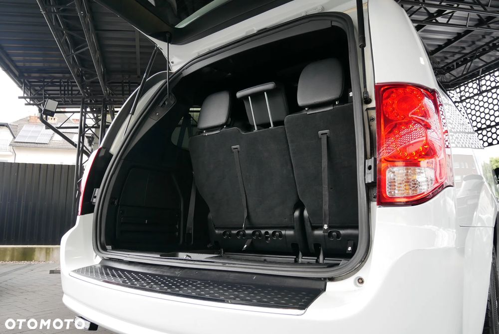 Dodge Grand Caravan - 29