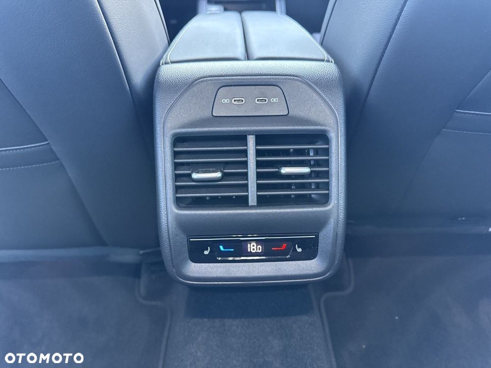 Volkswagen Passat - 26