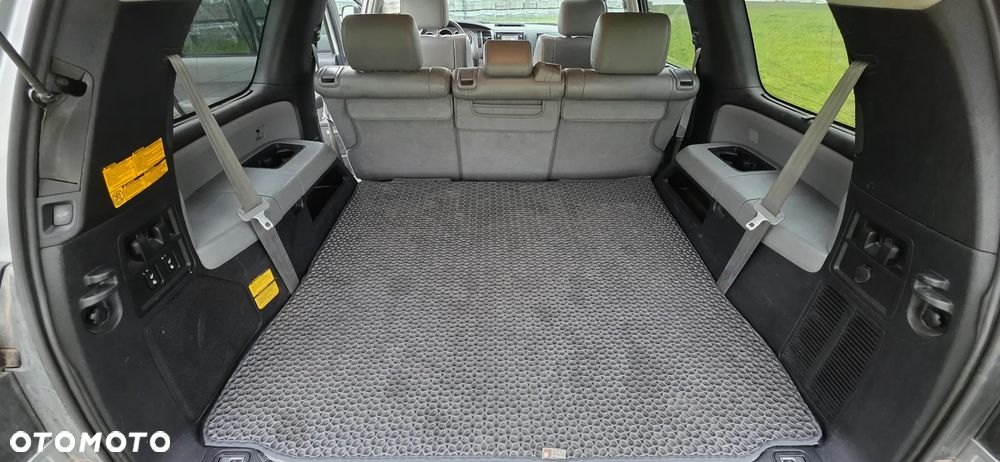 Toyota Sequoia - 9