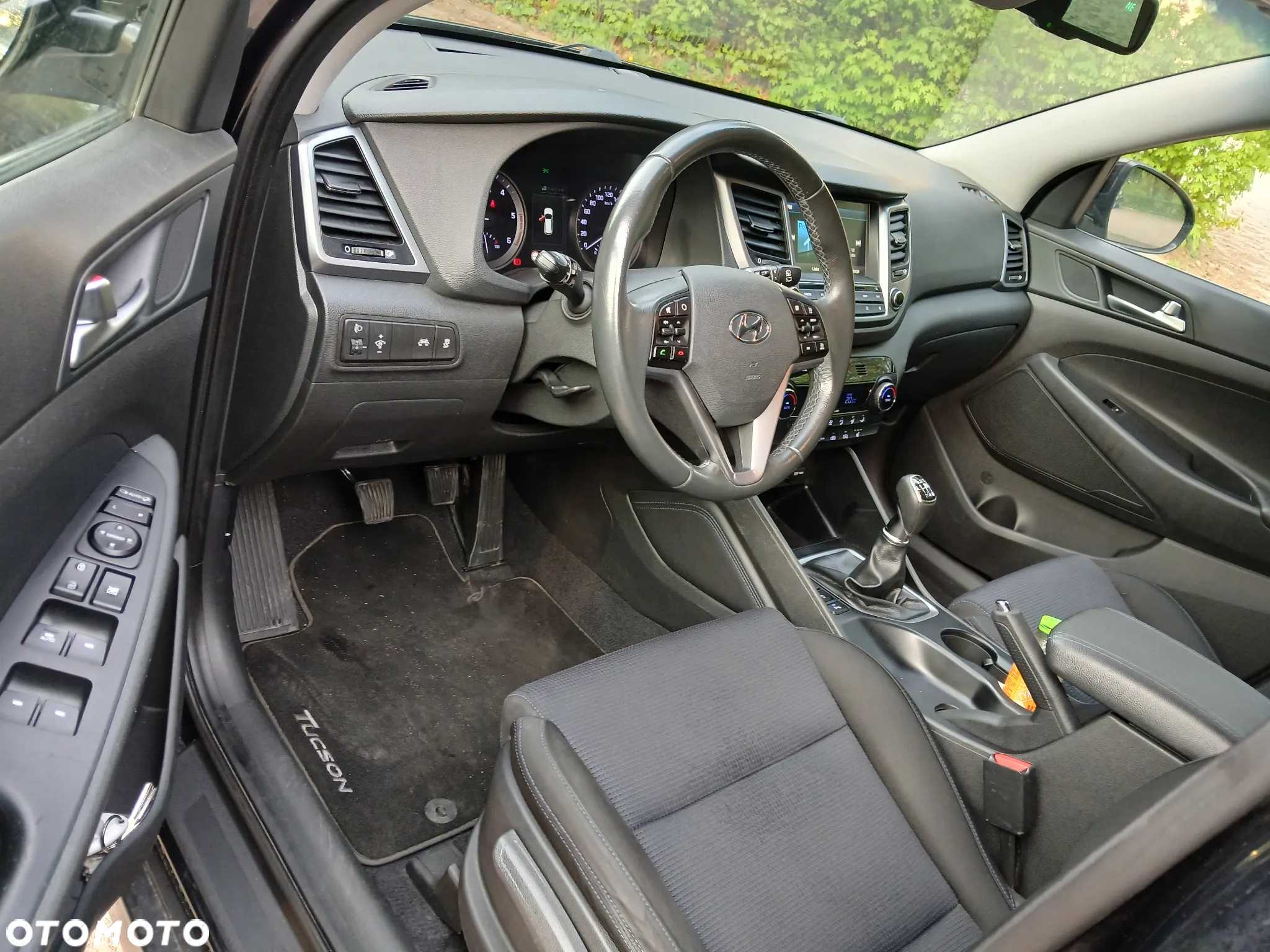 Hyundai Tucson 1.7 CRDI BlueDrive TourdePologne 2WD - 12