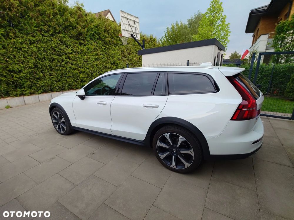 Volvo V60 Cross Country - 16