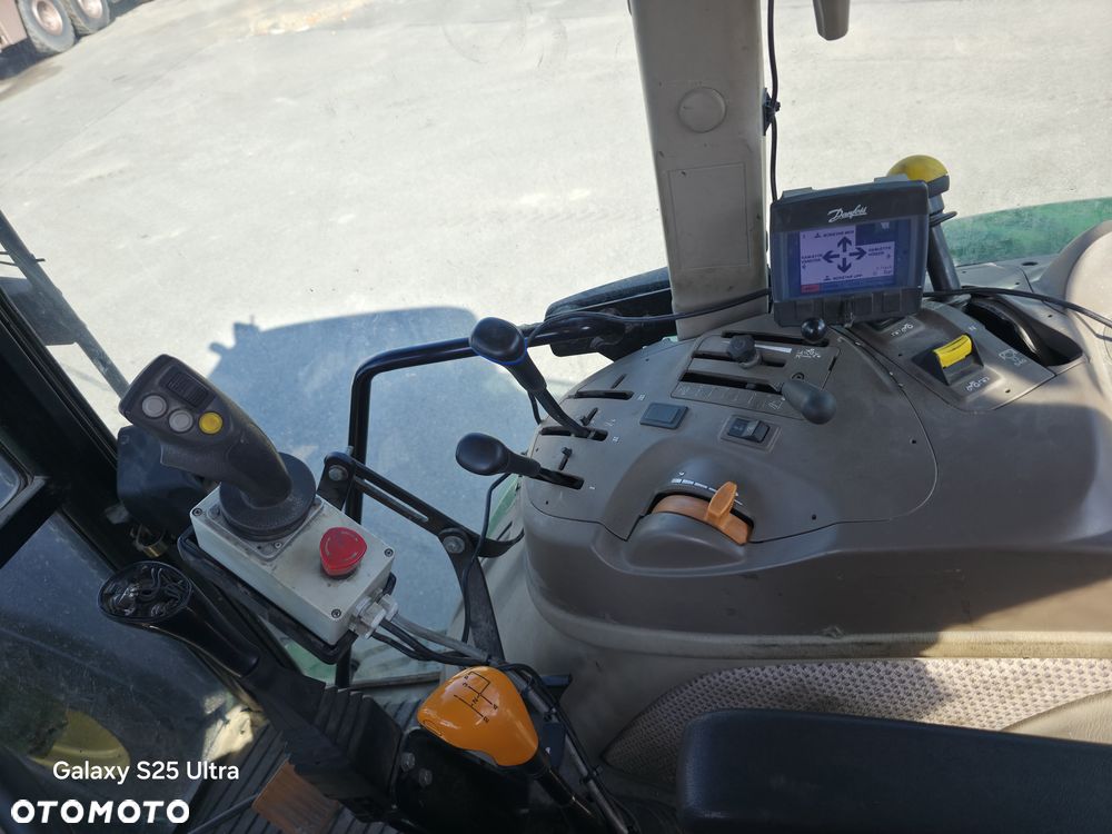 John Deere 5075M - 8