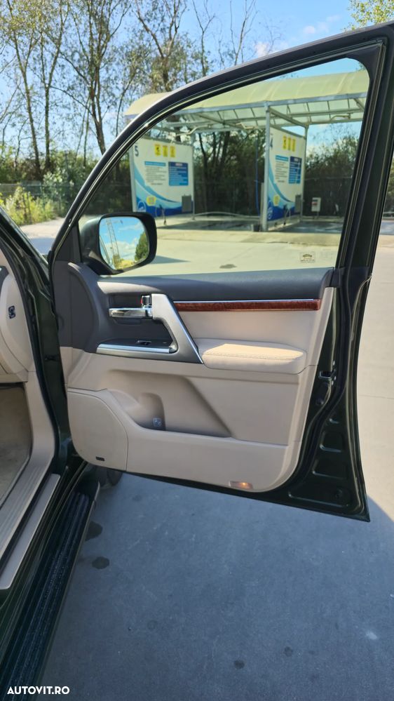 Toyota Land Cruiser 4.5 D-4D V8 Luxury - 14