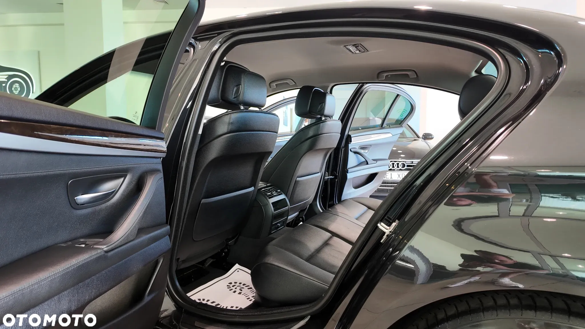 BMW Seria 5 523i - 31