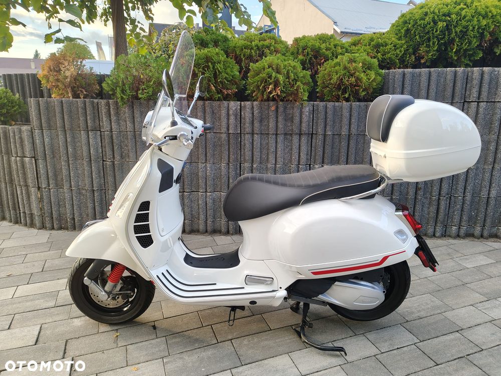Piaggio Vespa - 2