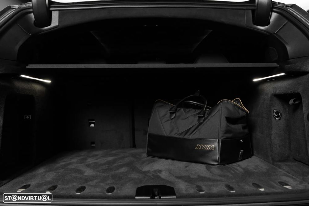 BMW XM 50e - 16