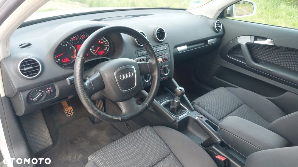 Audi A3 ver-1-6-fsi-attraction - 30