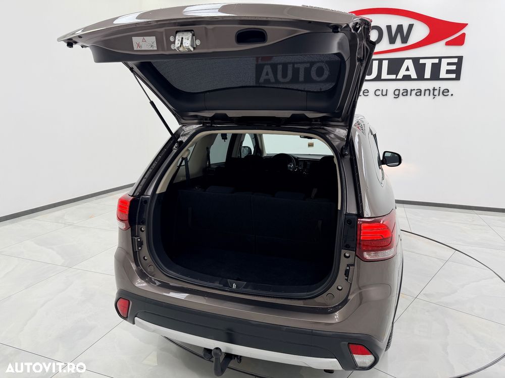 Mitsubishi Outlander 2.2 DI-D 4WD Automatik Intense - 34