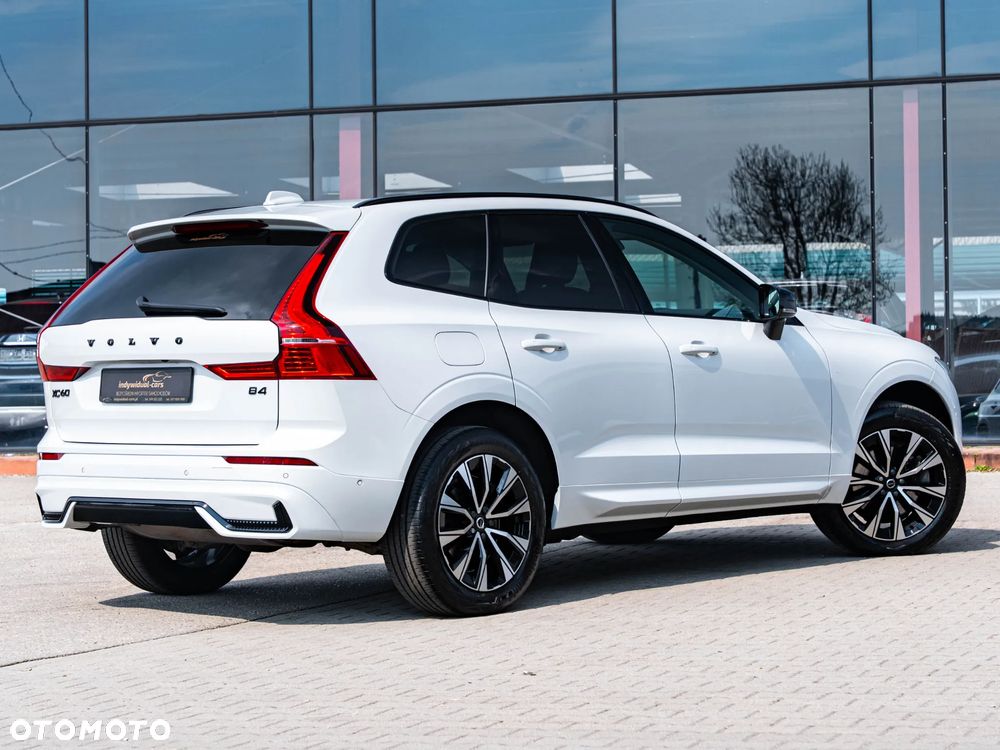 Volvo XC 60 B4 B Plus Dark - 12