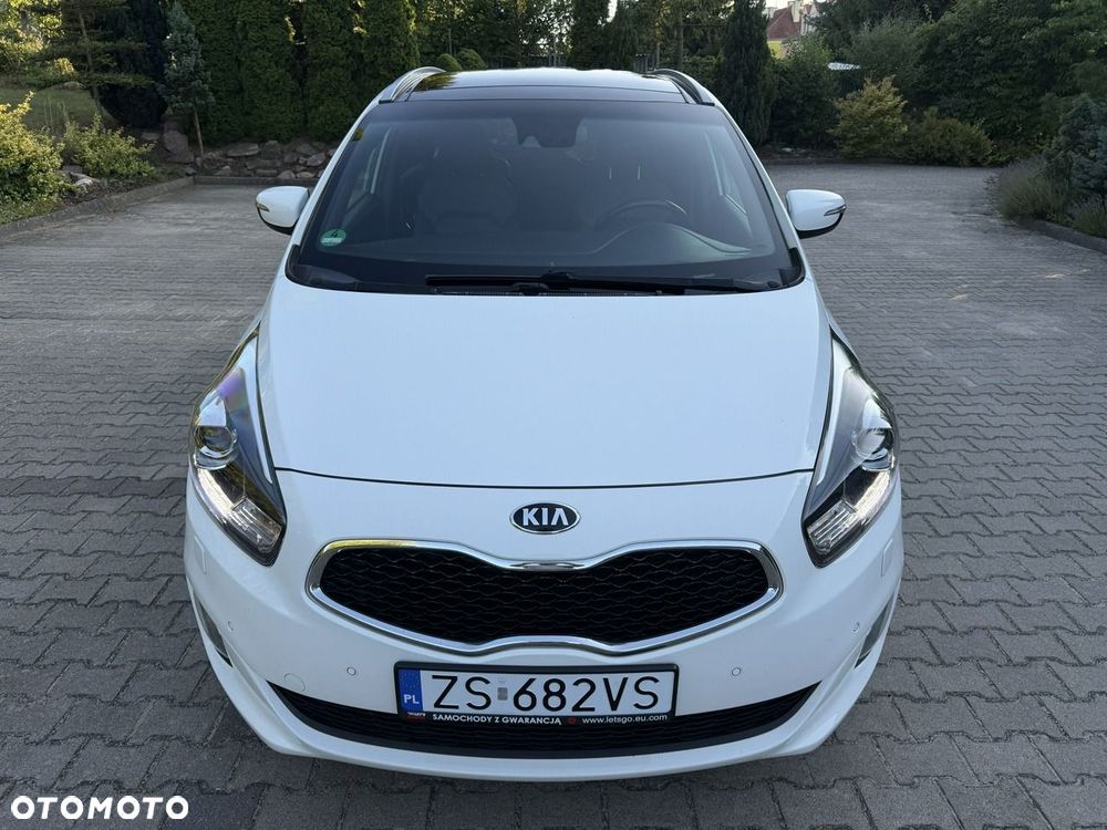 Kia Carens - 31