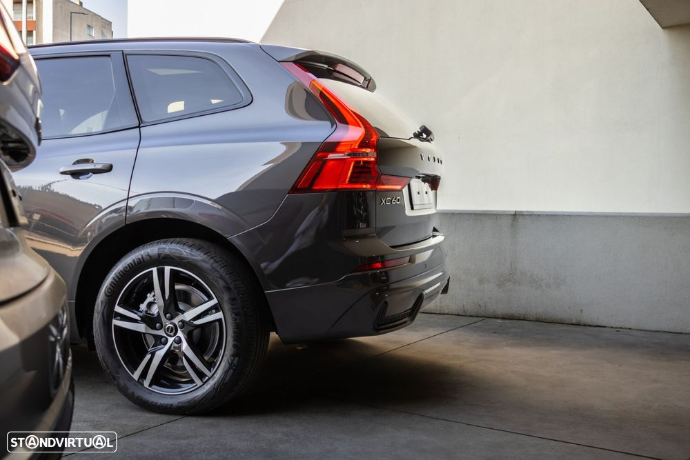 Volvo XC 60 2.0 B4 R-Design Geartronic - 8