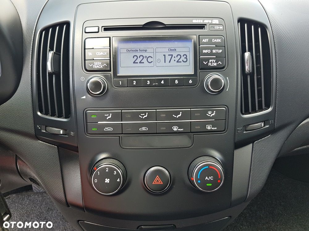 Hyundai i30 i30cw 1.4 UEFA EURO 2012 Edition - 17