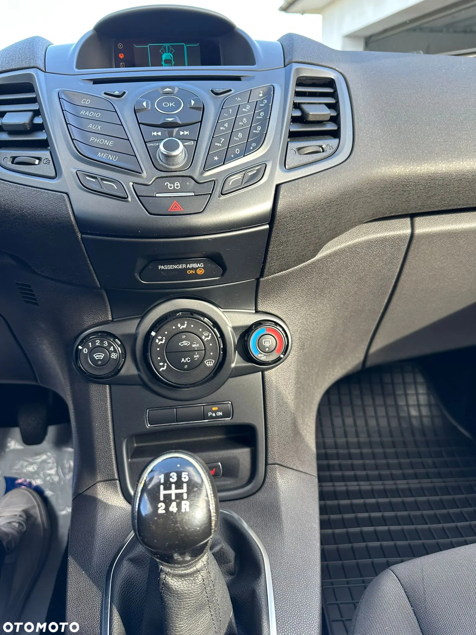 Ford Fiesta 1.0 Silver X Plus EU6 - 13