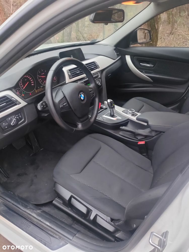 BMW Seria 3 318d - 9