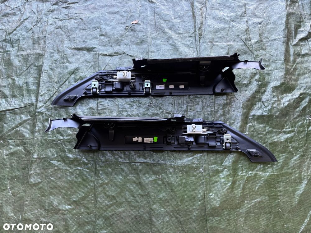 Skoda Superb III 3 prowadnica rolety bagażnka prawa lewa 3V9867761 3V9867762 - 4