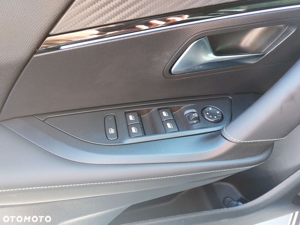 Peugeot 2008 - 13