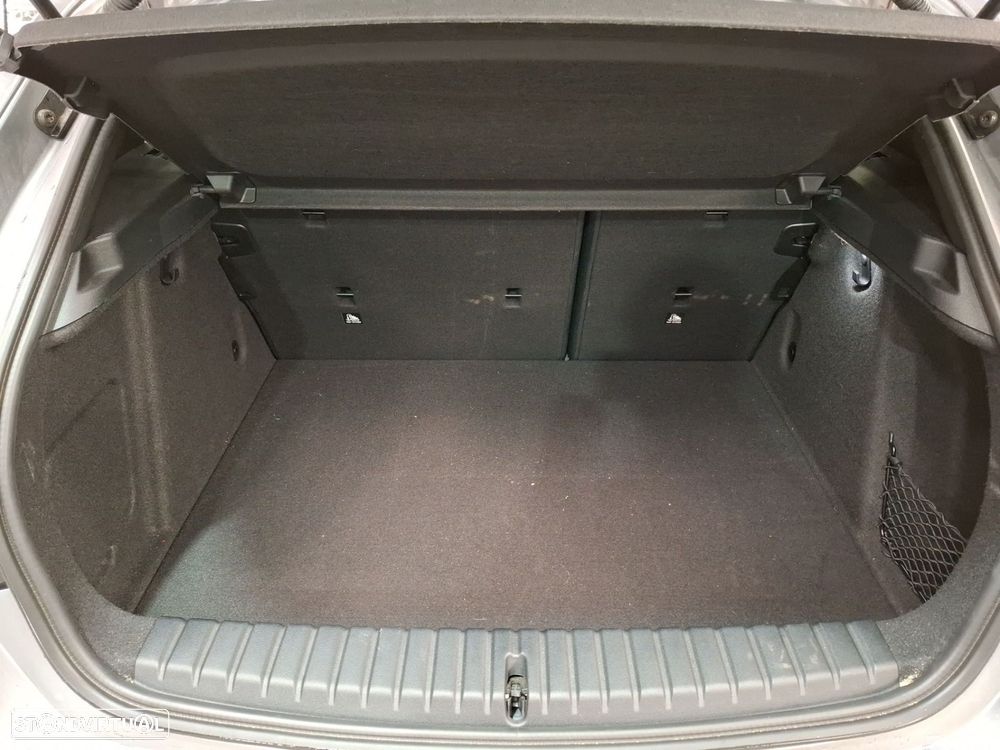 BMW 116 d Pack 50 anos M Auto - 28