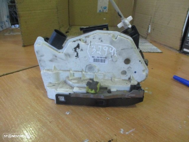 Fecho 6J0839016A SEAT IBIZA 2010 TD 6 PINOS SEAT IBIZA 4 6J FASE 1 2009 1.6TDI 90CV 5P BRANCO TD 6 PINOS SEAT IBIZA 4 6J FASE 1 2008 1.4TDI 80CV 5P VERDE TD 6 PINOS - 3