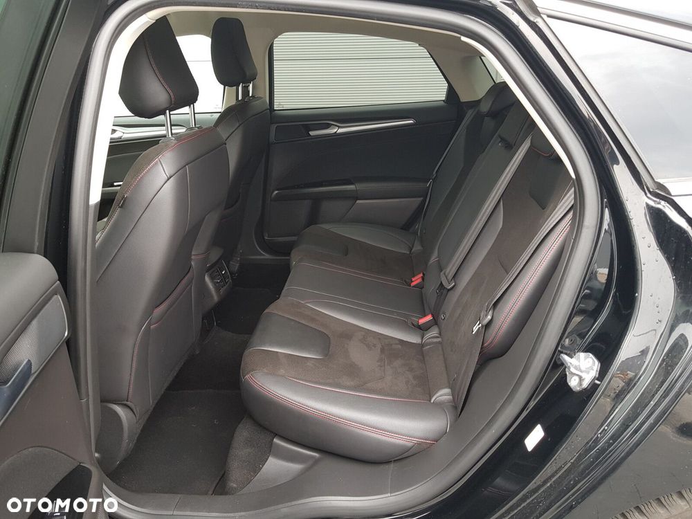 Ford Mondeo 2.0 TDCi Bi-Turbo Titanium PowerShift - 28