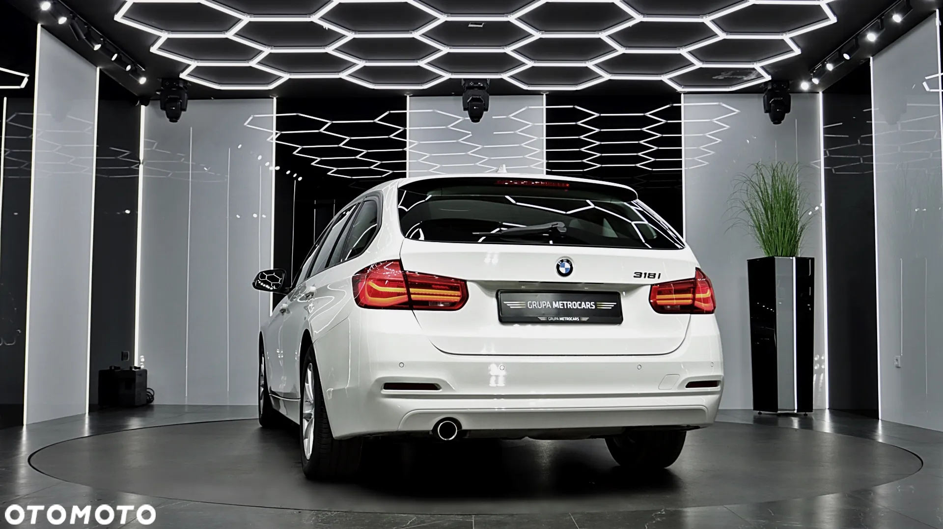 BMW Seria 3 318i GPF - 7