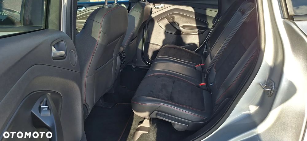 Ford Kuga 2.0 TDCi 4x4 ST-Line - 14