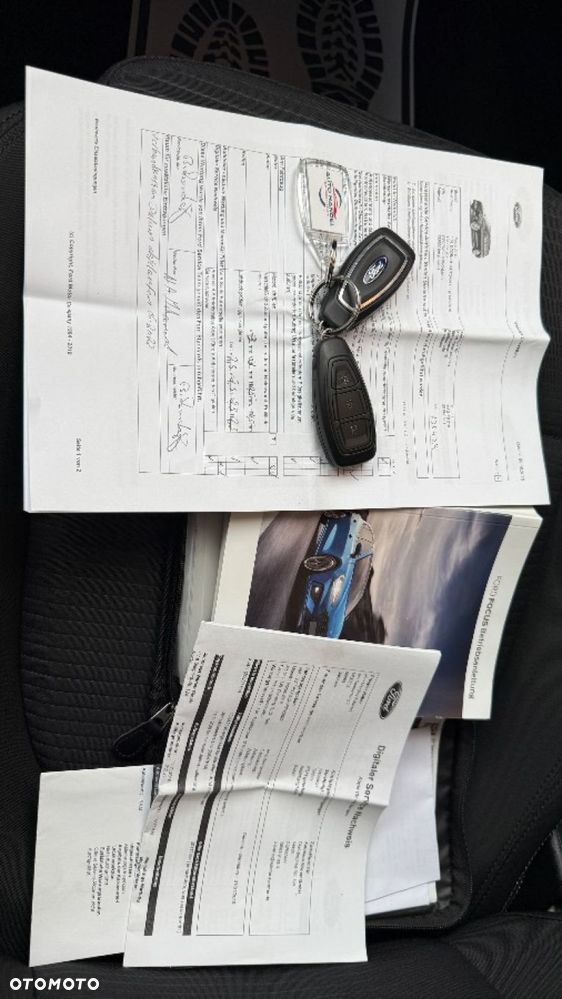 Ford Focus - 36