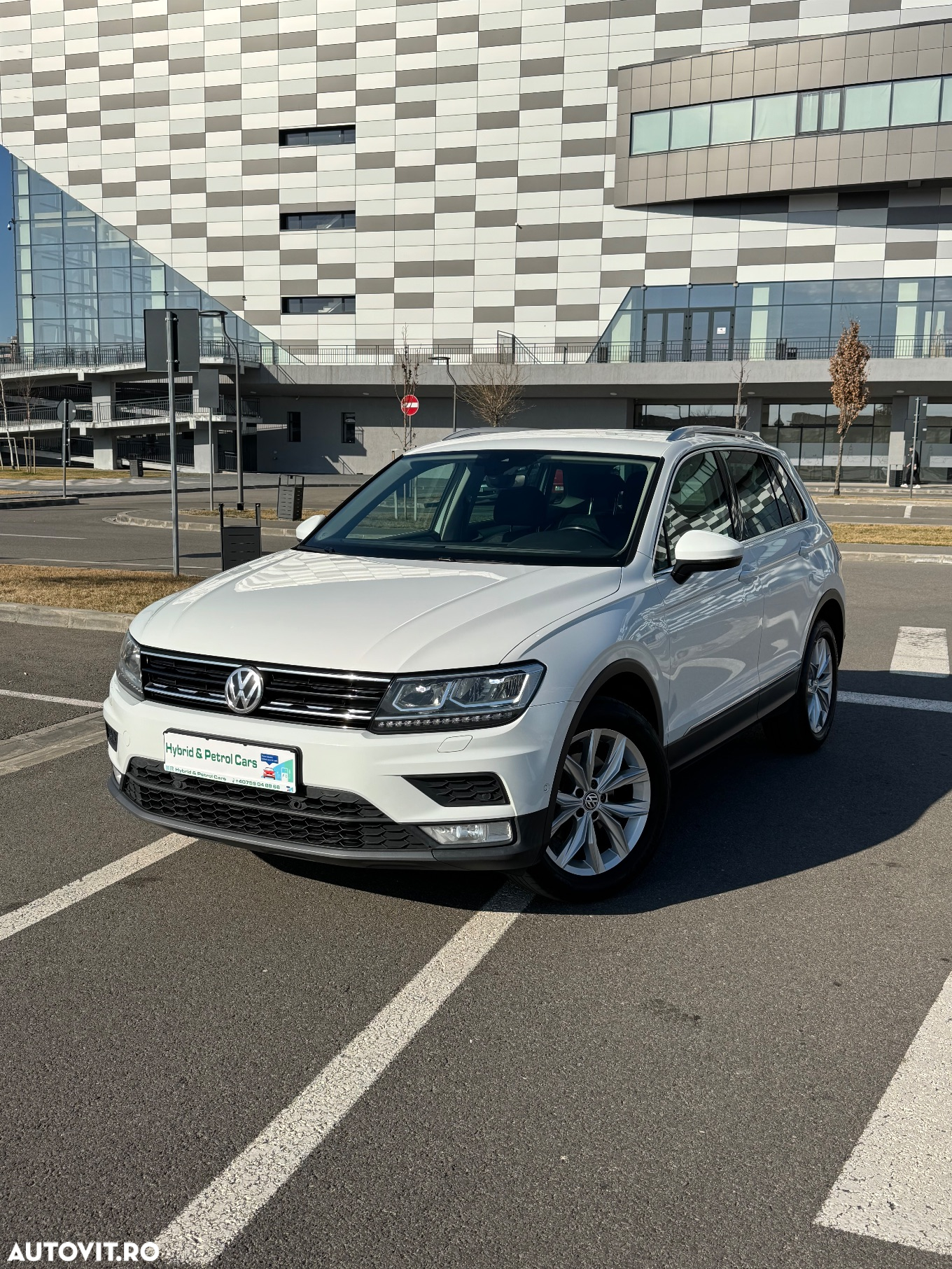 Volkswagen Tiguan - 2
