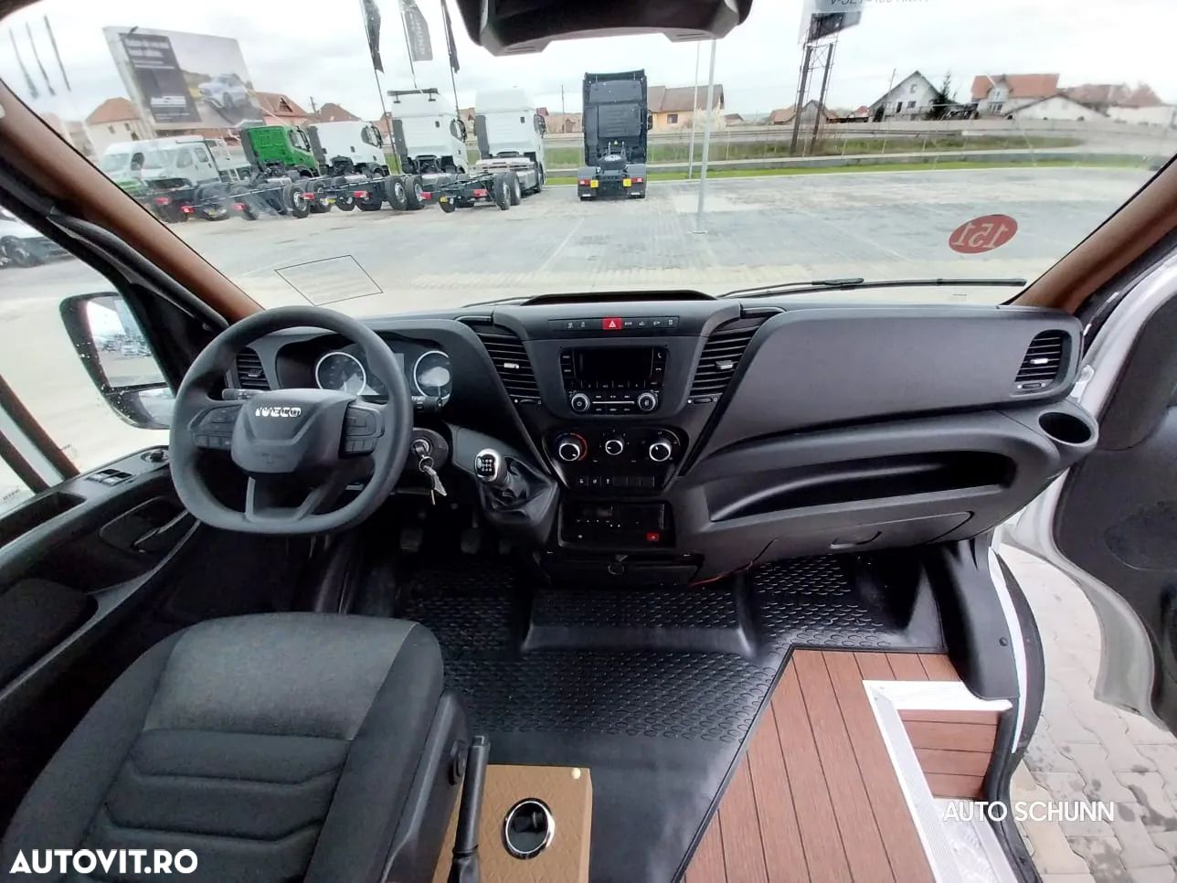 Iveco Bus - 22+1+1 locuri - 22
