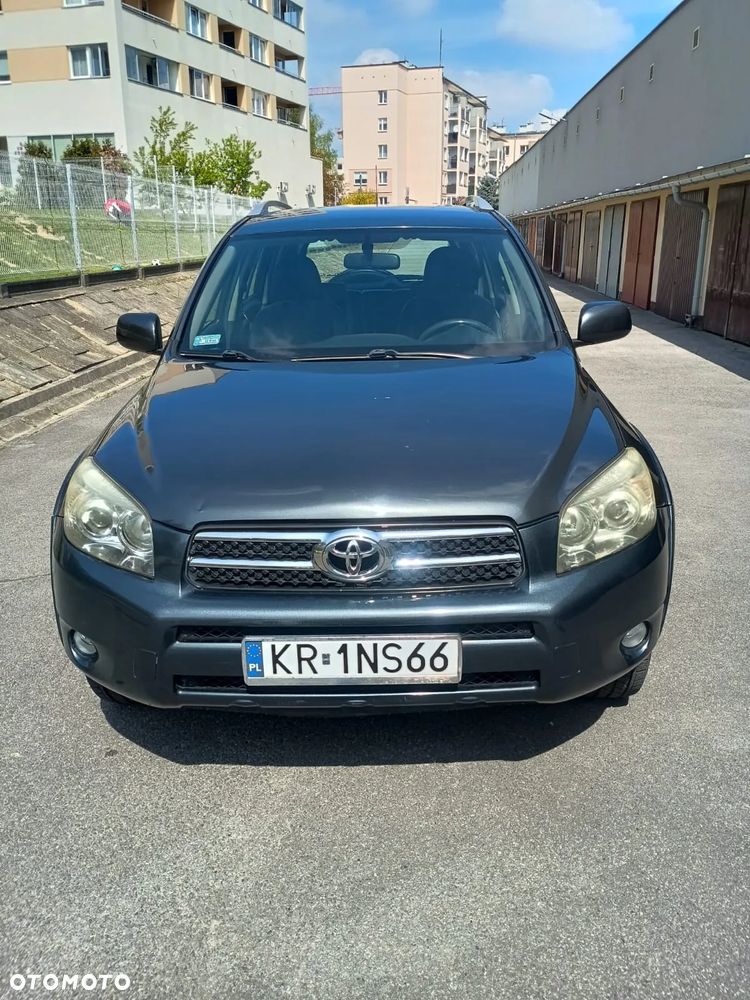 Toyota RAV4 - 1