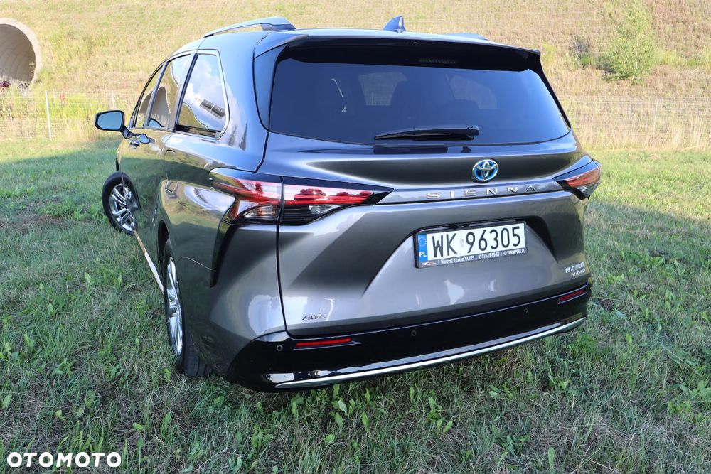 Toyota Sienna - 8