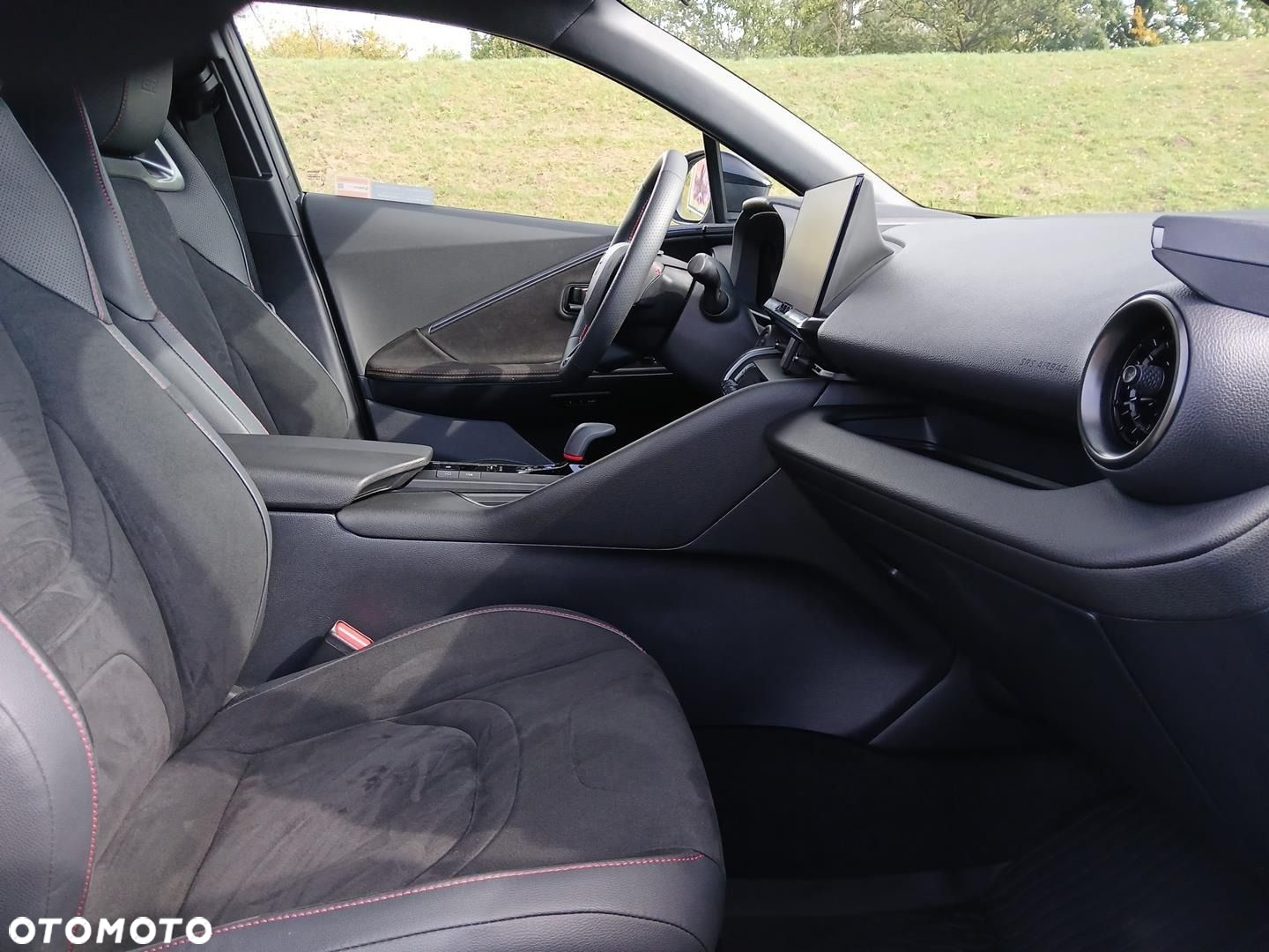 Toyota C-HR - 16