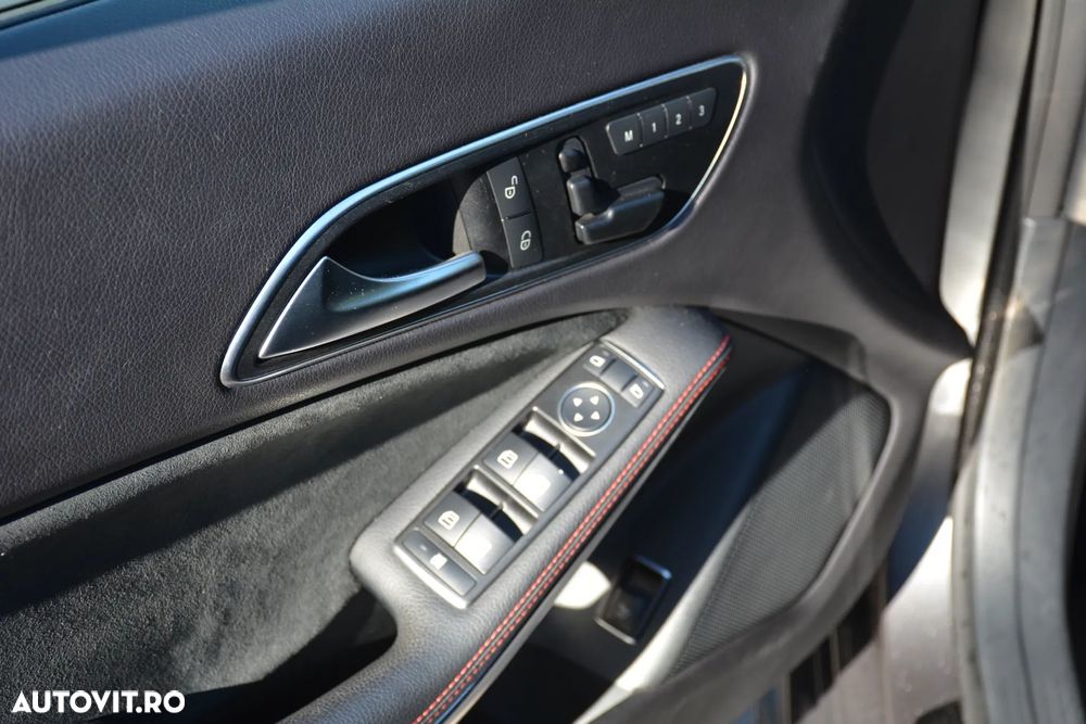 Mercedes-Benz CLA 45 AMG 4MATIC 7G-DCT - 11