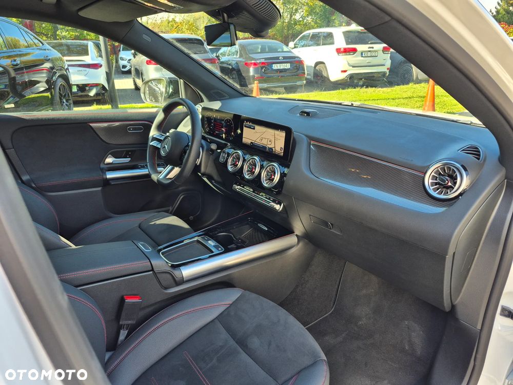 Mercedes-Benz GLA 200 AMG Line - 21