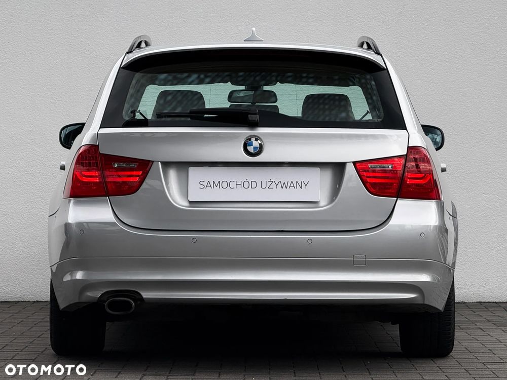 BMW Seria 3 318d Touring Sport Line - 8
