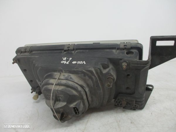 Otica / Farol Dto Volvo 740 (744) - 5