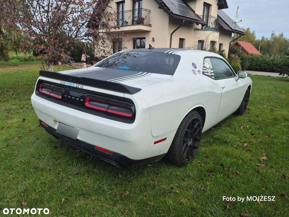 Dodge Challenger - 7