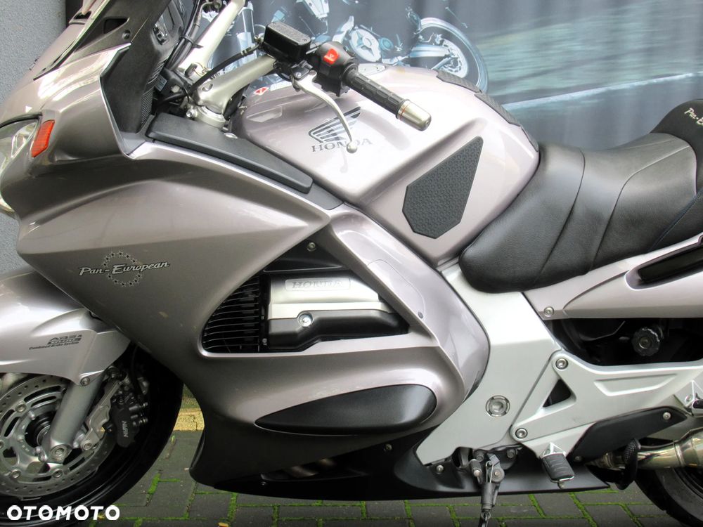 Honda ST - 18