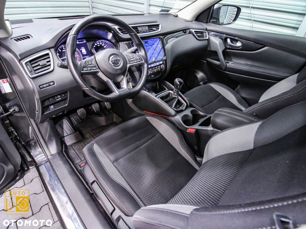 Nissan Qashqai 1.2 DIG-T N-Connecta EU6 - 17