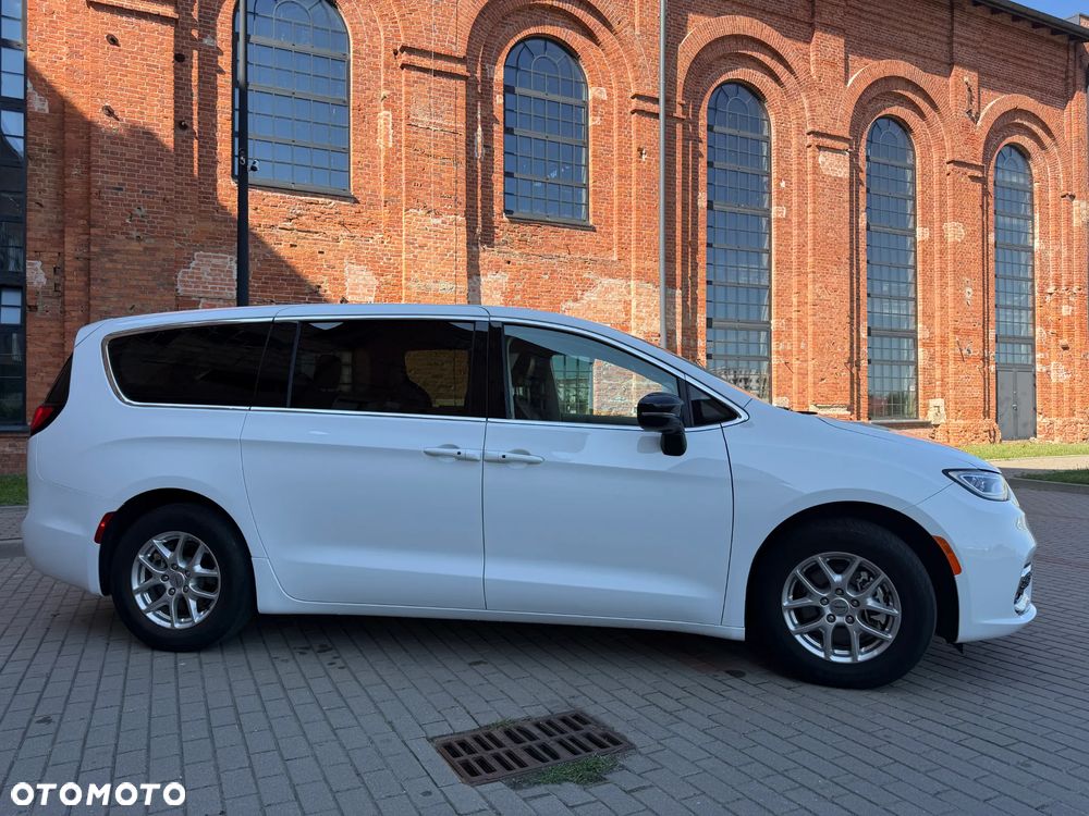 Chrysler Pacifica - 7