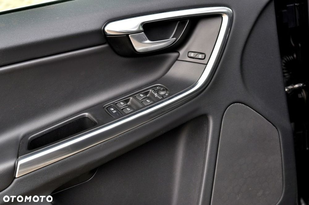 Volvo XC 60 D4 R-Design Summum - 18