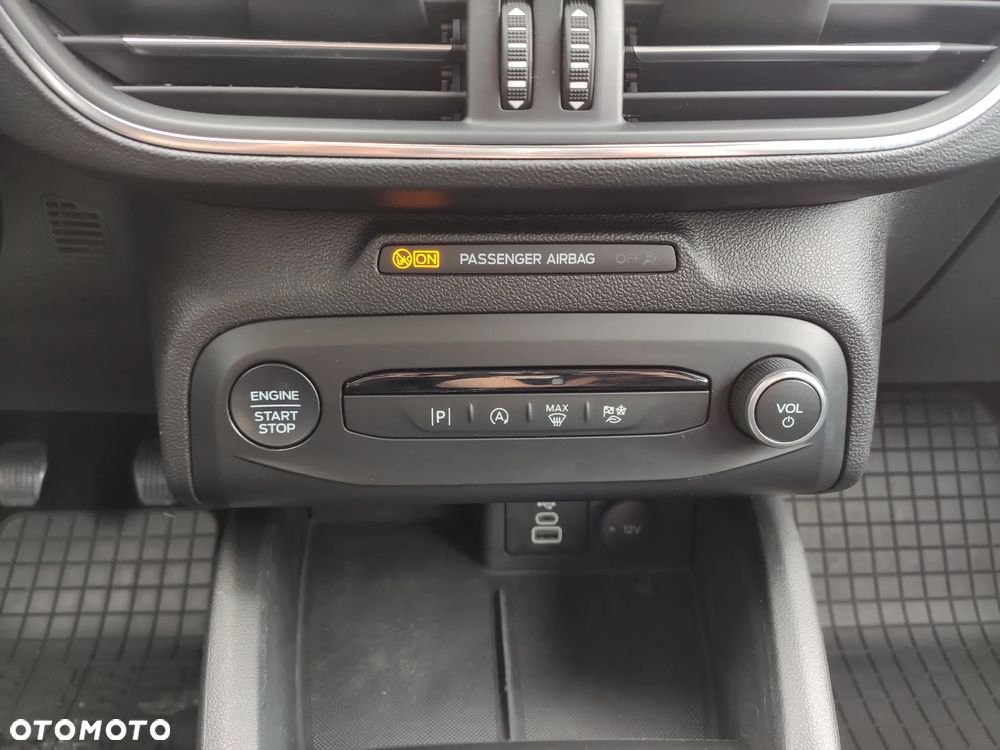 Ford Focus 1.0 EcoBoost mHEV Titanium - 35