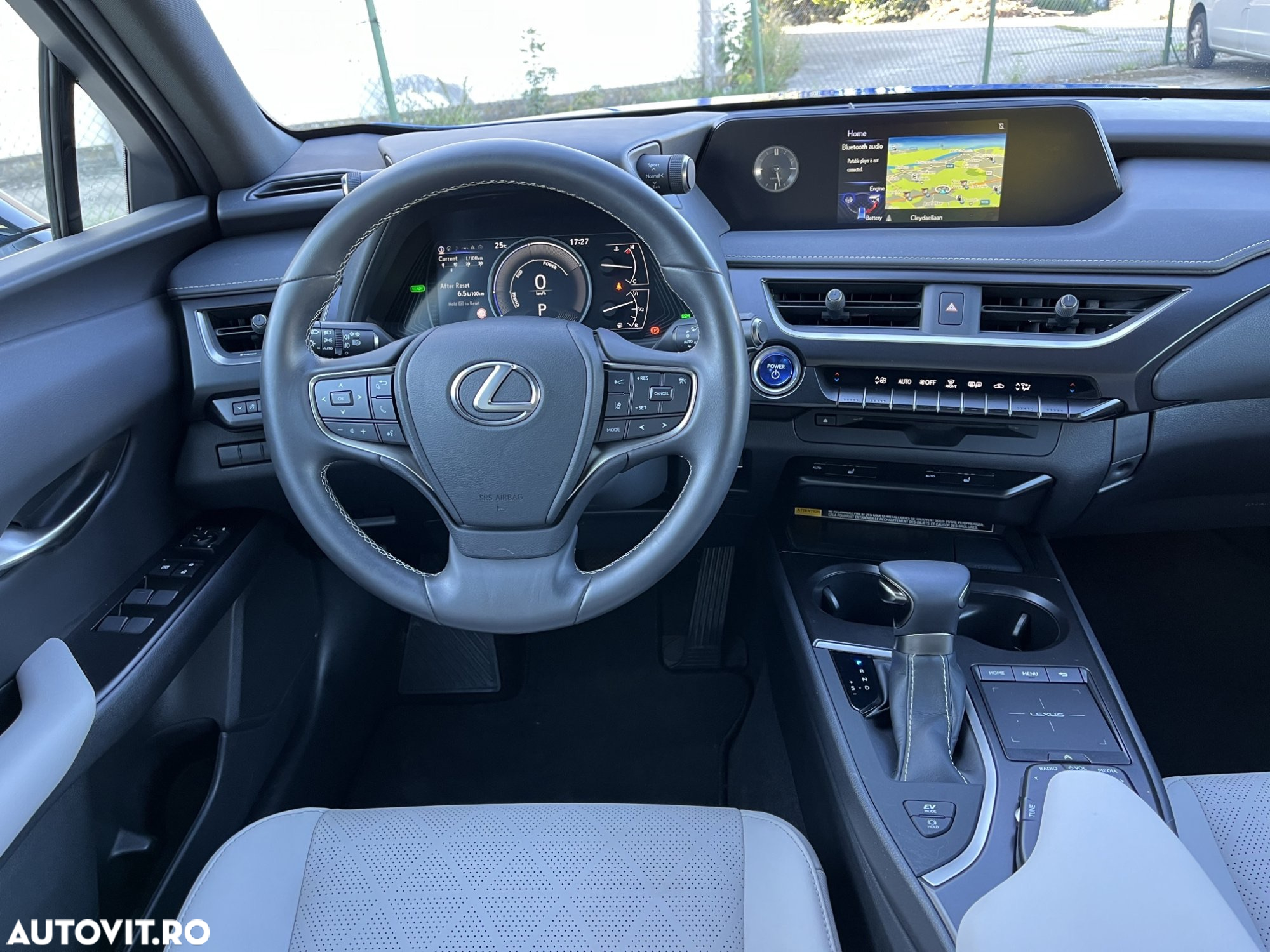 Lexus UX 250h 2.0L HEV 20H- (178 HP) 4X4 CVT Luxury - 14