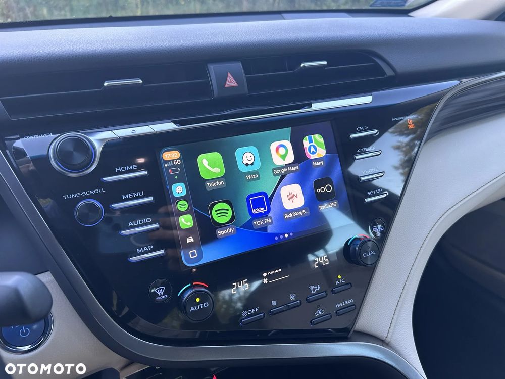 Toyota Camry - 19
